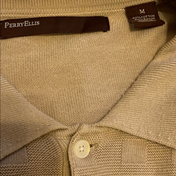 Perry Ellis short sleeve, gently used, Medium. - Picture 3 of 6